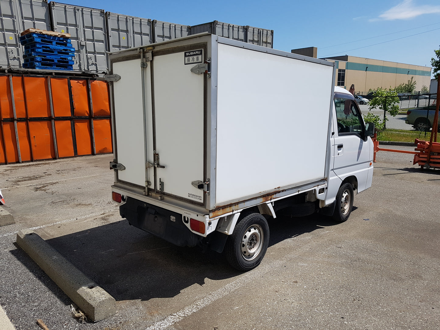 Low kms, rare 2010 Subaru Sambar 4WD Manual with AC, Enclosed Cube Van