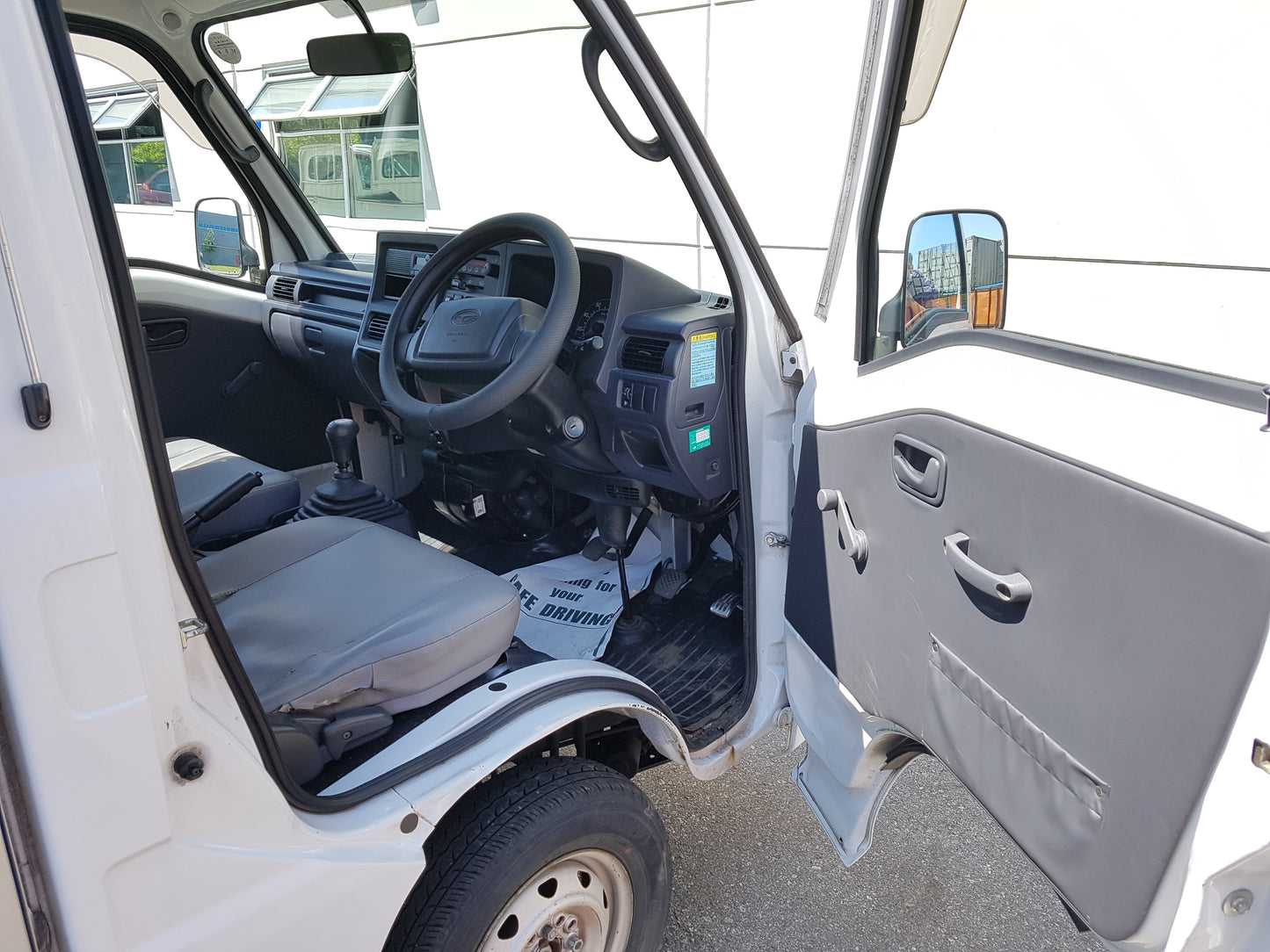 Low kms, rare 2010 Subaru Sambar 4WD Manual with AC, Enclosed Cube Van