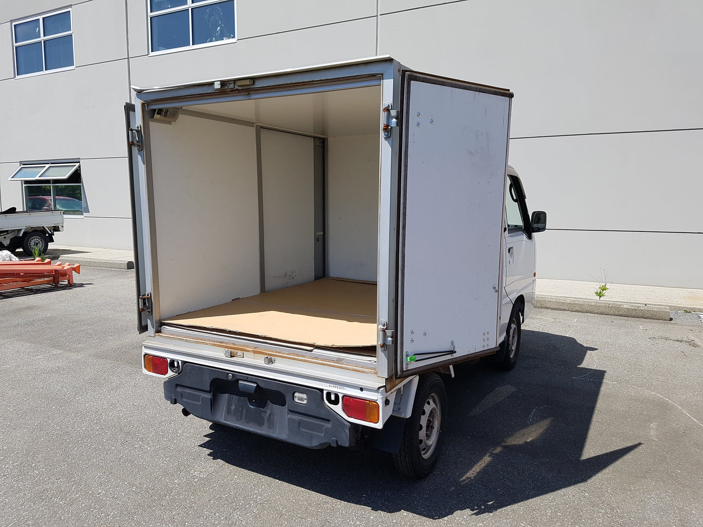Low kms, rare 2010 Subaru Sambar 4WD Manual with AC, Enclosed Cube Van