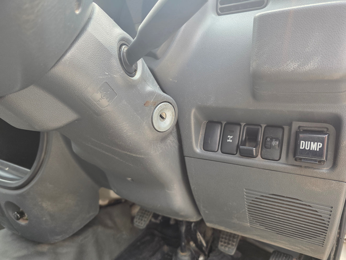 2007 DAIHATSU HIJET 4WD 5 Speed Low Kms DUMP BED Kei Truck