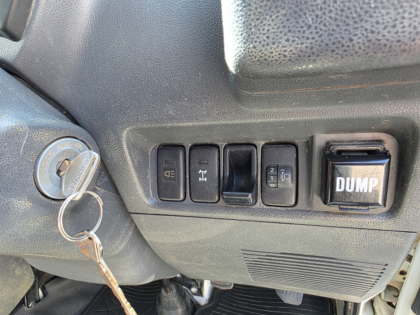 2009 DAIHATSU HIJET 4WD 5 Speed Low Kms DUMP BED Kei Truck