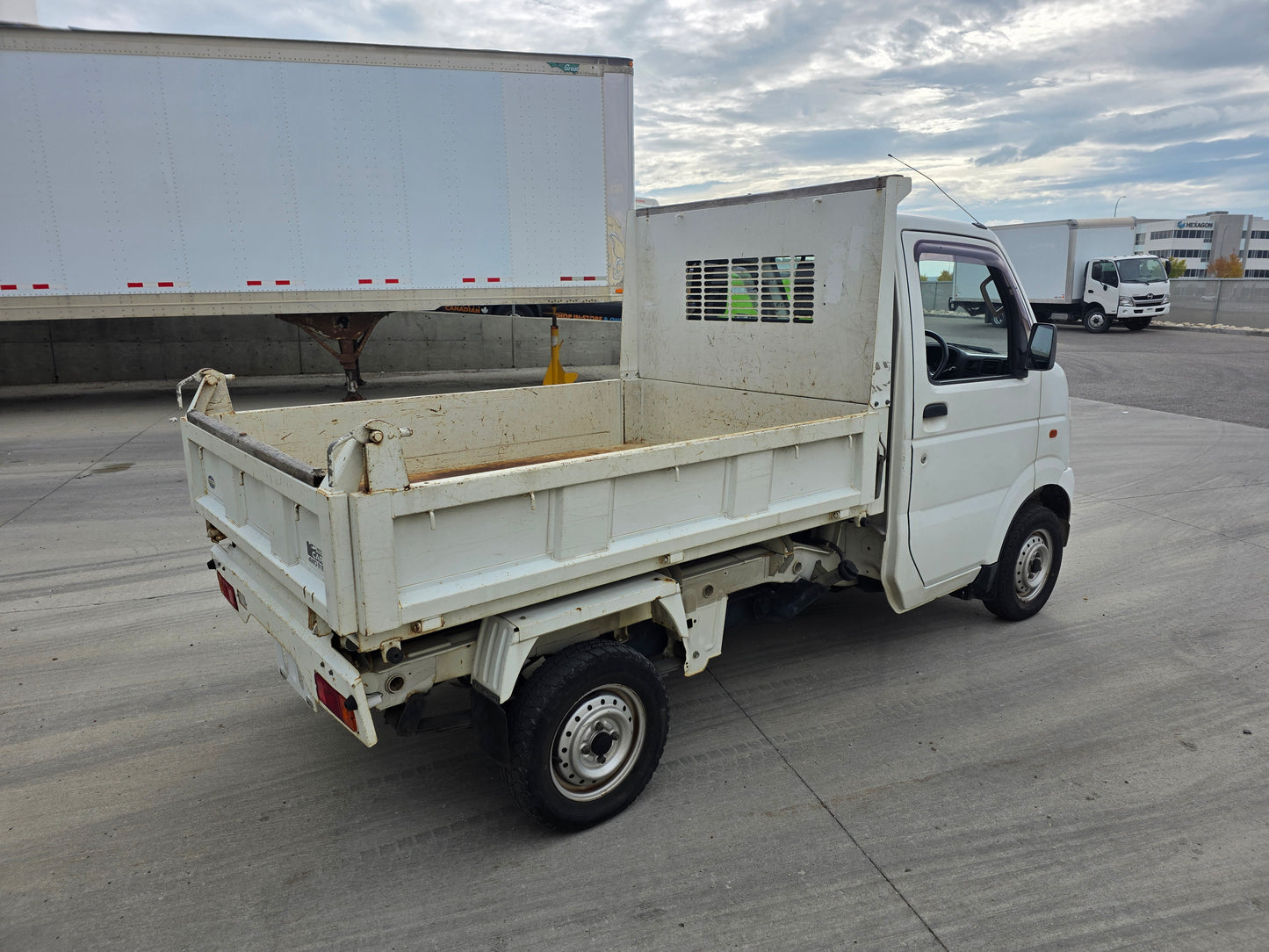 2004 SUZUKI CARRY 4WD 5 Speed Low Kms DUMP BED Kei Truck