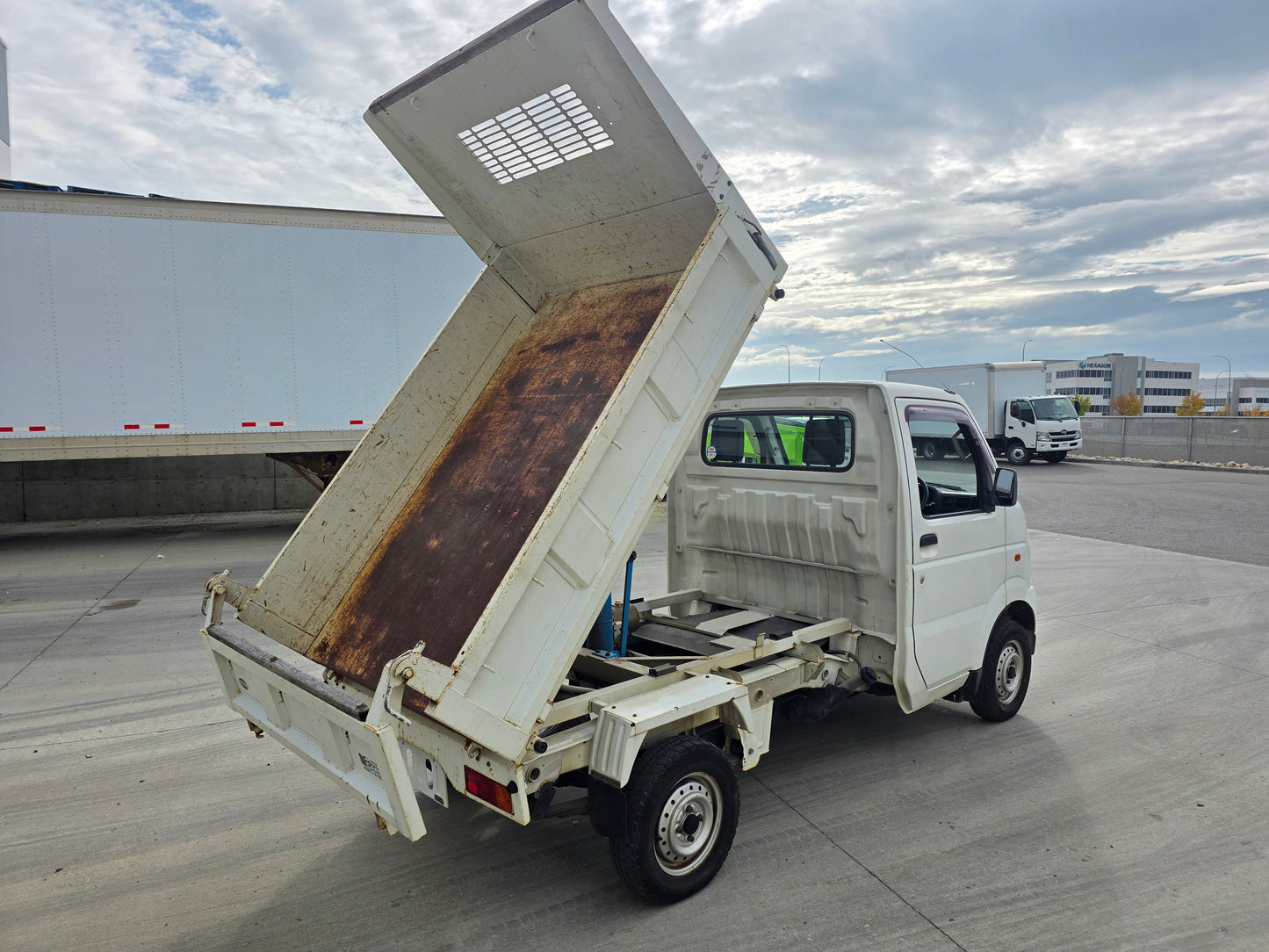 2004 SUZUKI CARRY 4WD 5 Speed Low Kms DUMP BED Kei Truck