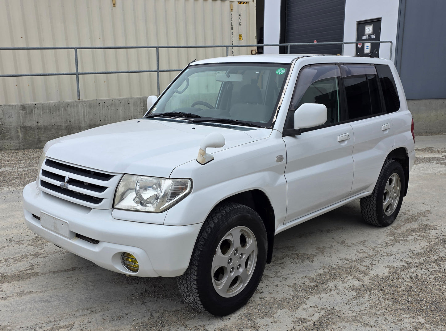 2002 Mitsubishi Pajero IO 4WD