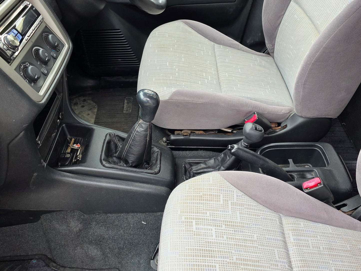2002 Mitsubishi Pajero IO 4WD