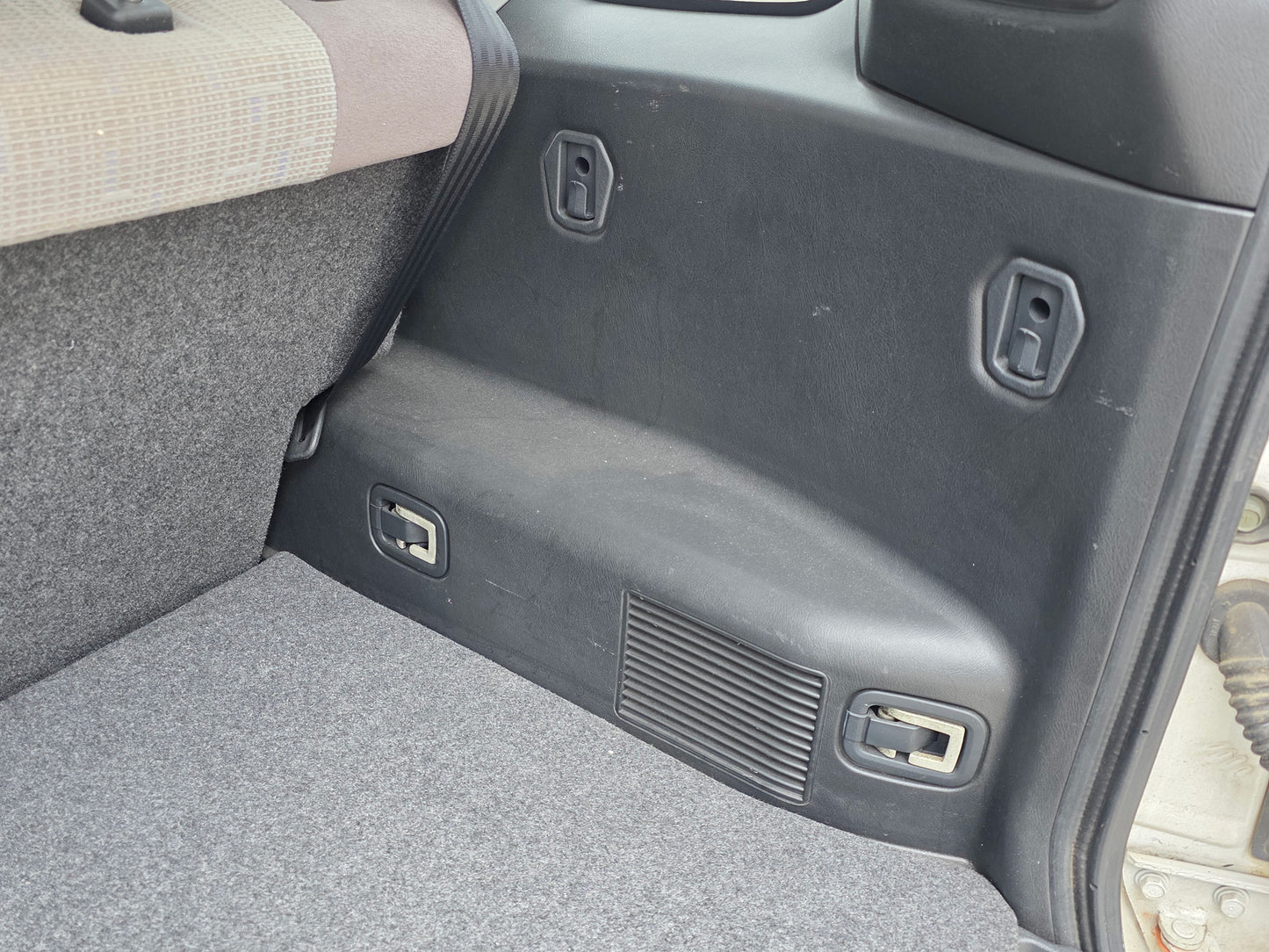 2002 Mitsubishi Pajero IO 4WD