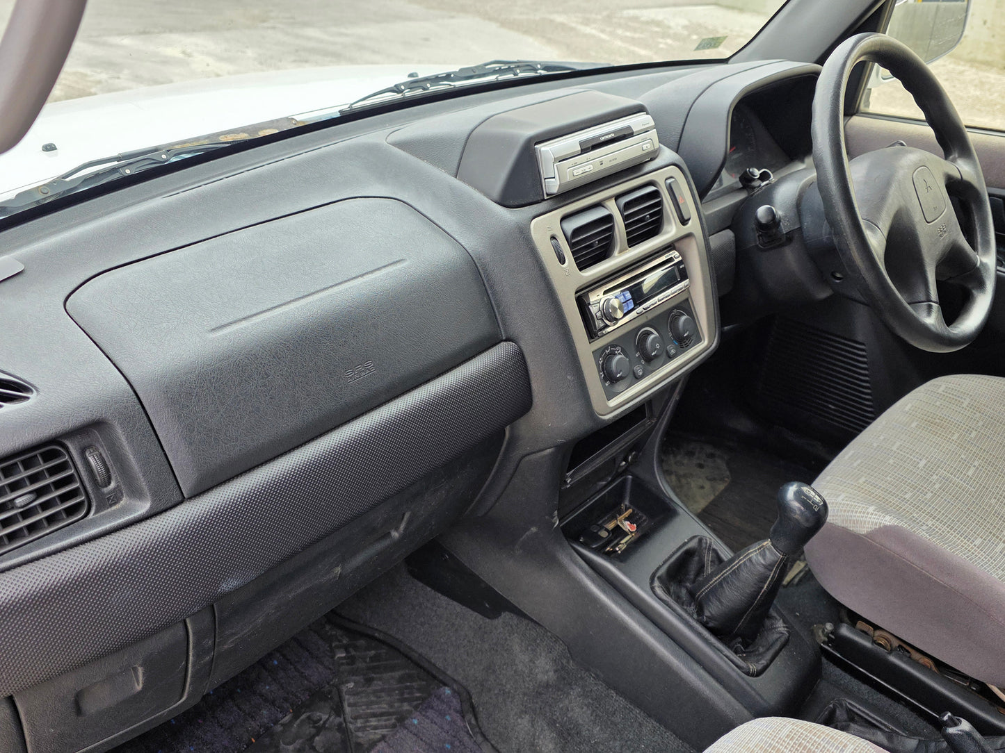 2002 Mitsubishi Pajero IO 4WD