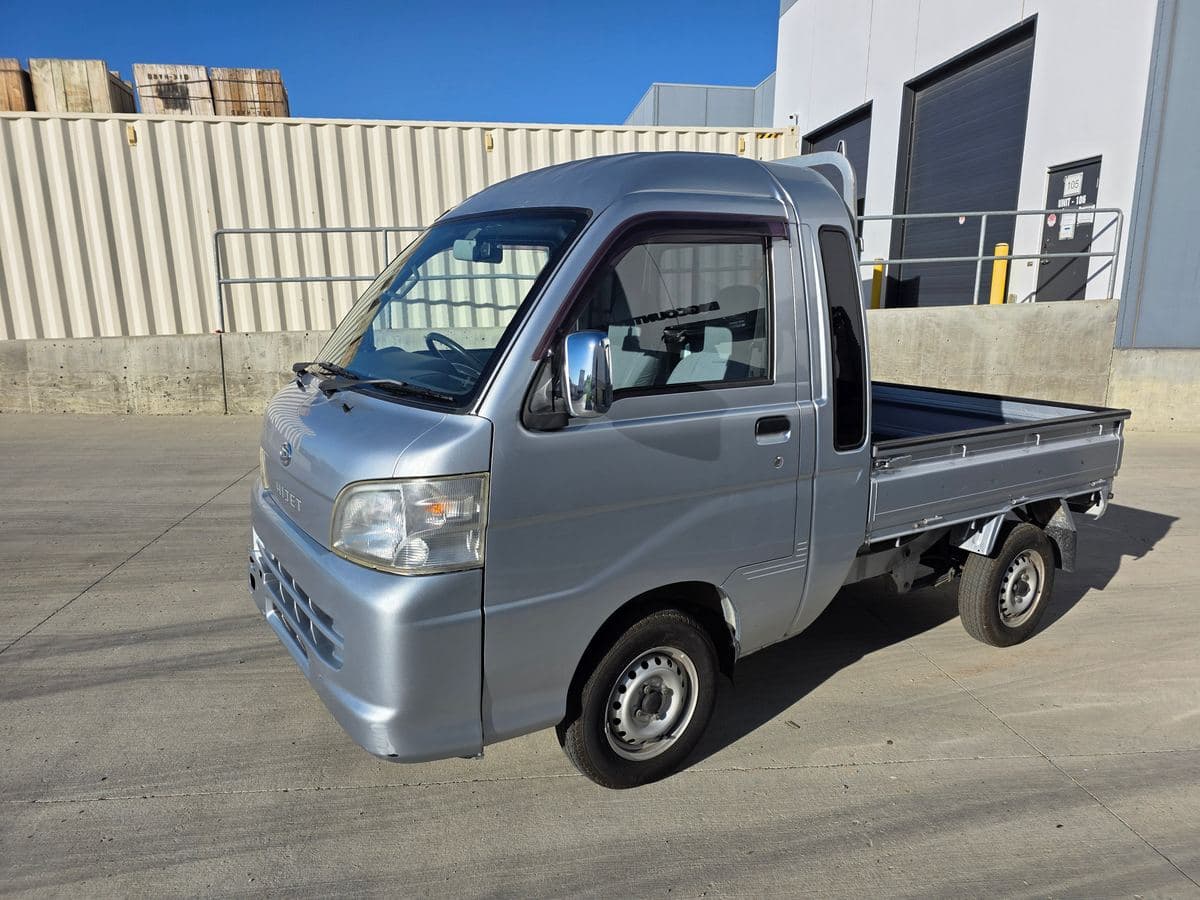 2008 Daihatsu Hijet JUMBO 2WD Automatic — Silver — kei truck for sale in Calgary