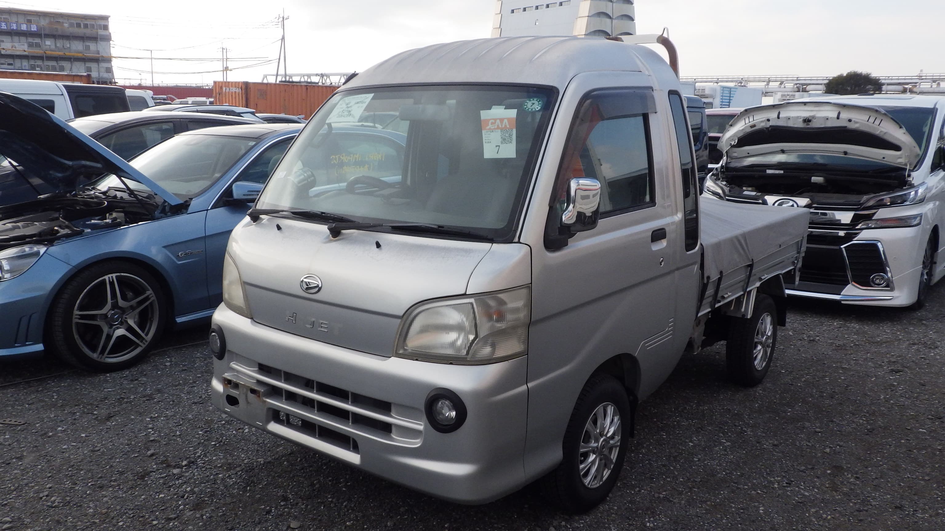 2006 Daihatsu Hijet Truck Jumbo Flatbed 4WD 5-Speed Manual — kei truck for sale in Calgary