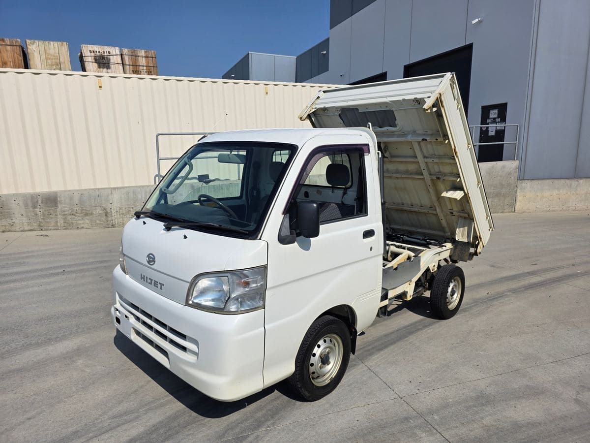 2009 Daihatsu Hijet 4WD 5-Speed Dump Bed — Low KMs — kei truck for sale in Calgary