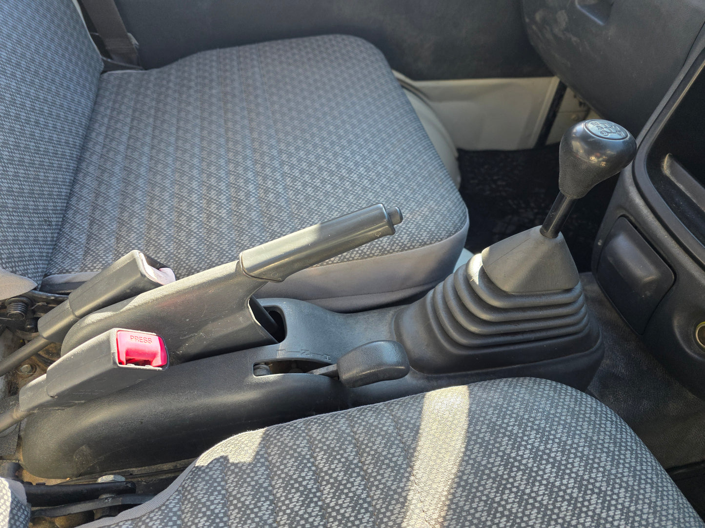 2007 DAIHATSU HIJET 4WD 5 Speed Low Kms DUMP BED Kei Truck