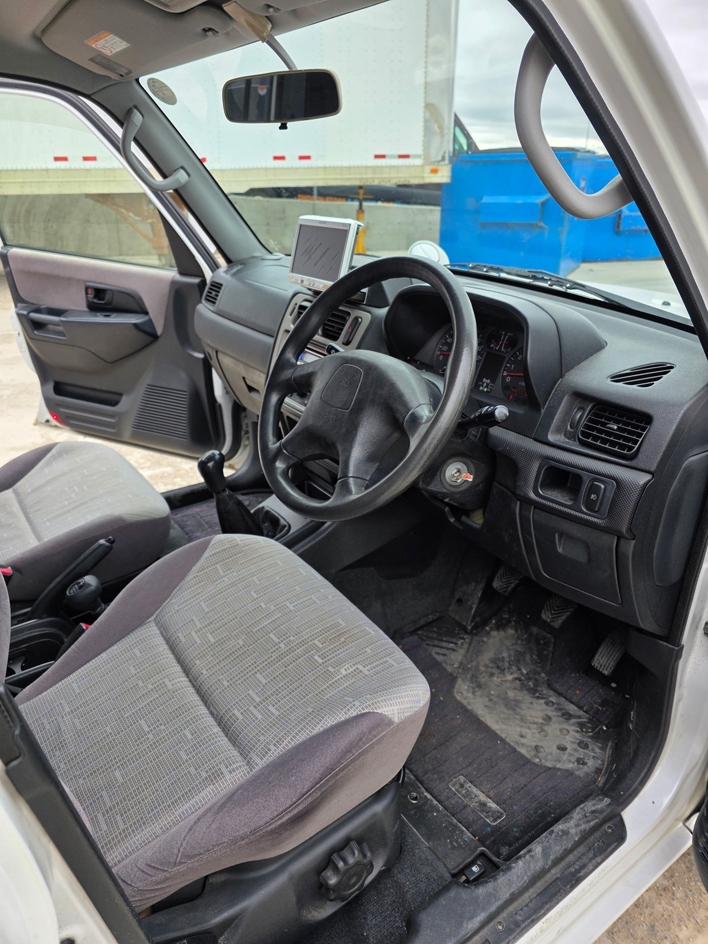 2002 Mitsubishi Pajero IO 4WD