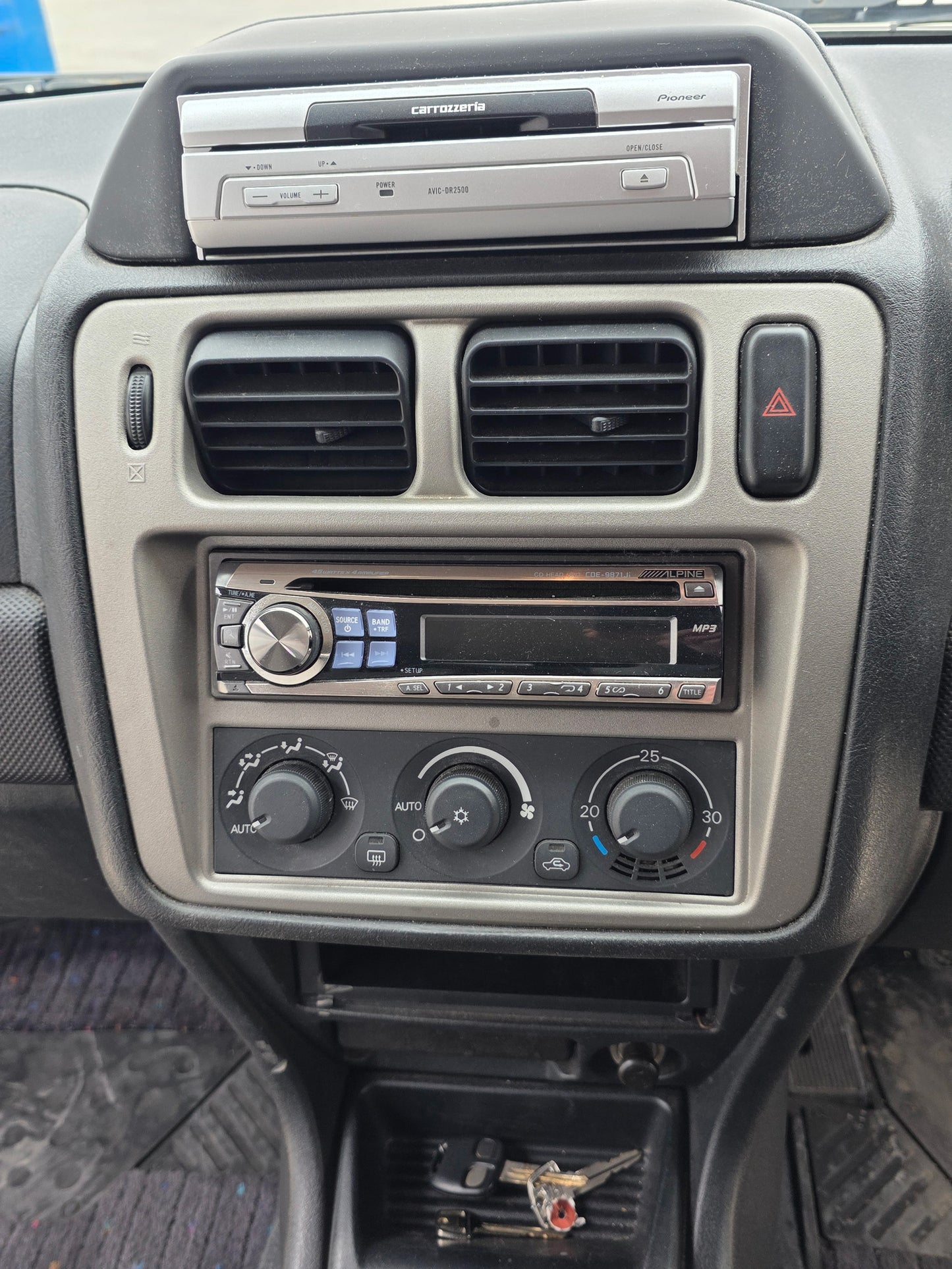 2002 Mitsubishi Pajero IO 4WD